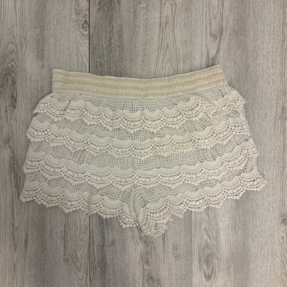 Rue21 XL womens cream shorts - Picture 3 of 3